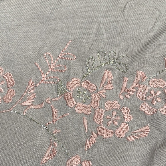 Beautiful embroidery Zara top with cold shoulders - Picture 5 of 8